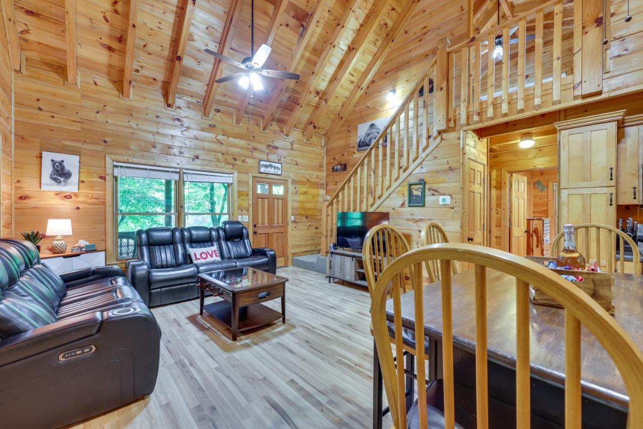 Riverfront Ellijay Cabin With Deck And Pool Access! Exteriér fotografie