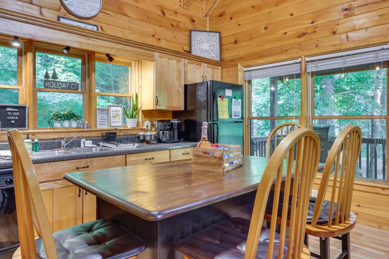 Riverfront Ellijay Cabin With Deck And Pool Access! Exteriér fotografie