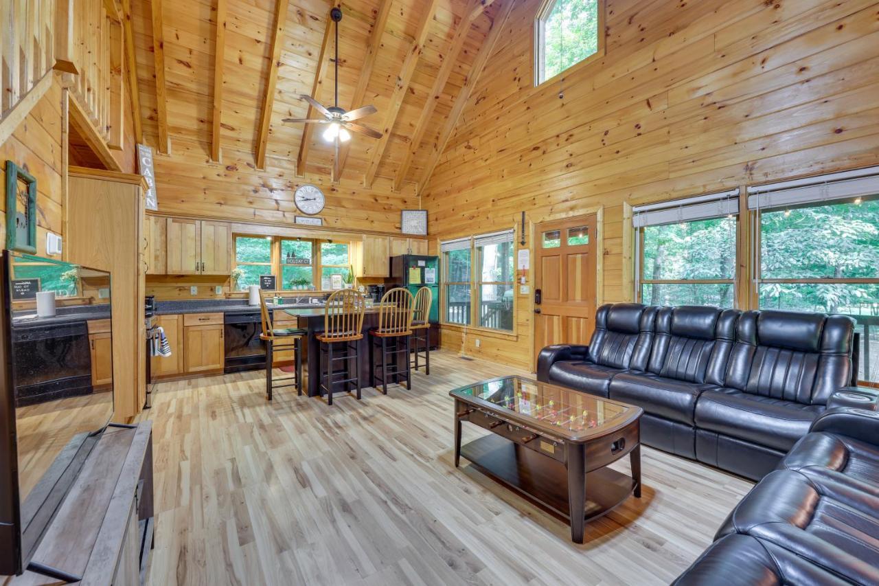 Riverfront Ellijay Cabin With Deck And Pool Access! Exteriér fotografie