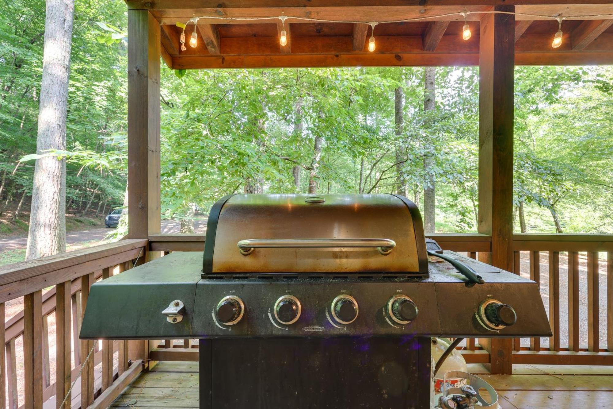 Riverfront Ellijay Cabin With Deck And Pool Access! Exteriér fotografie