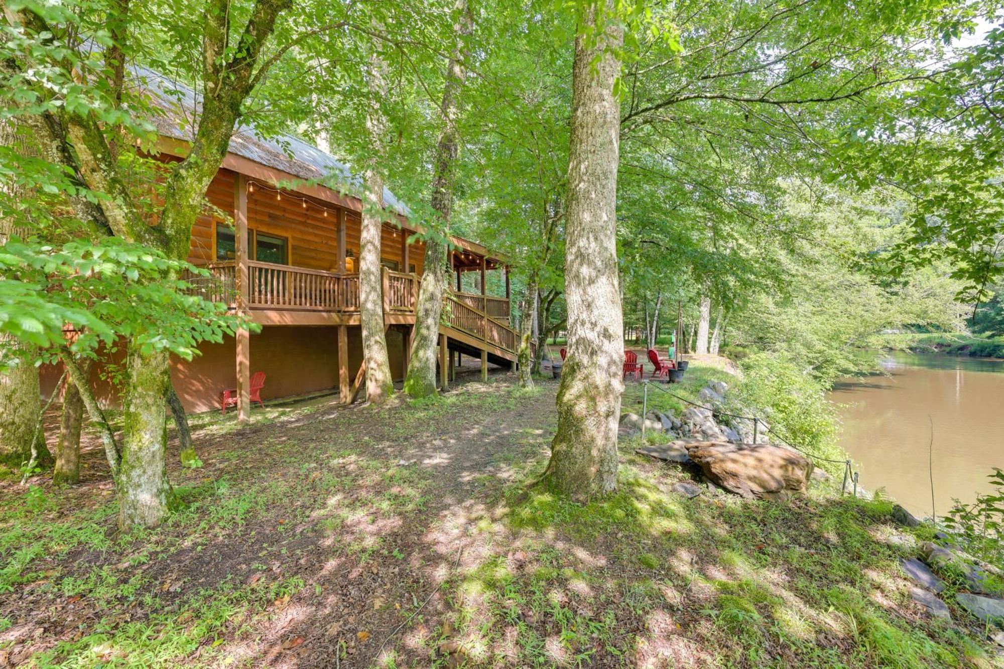 Riverfront Ellijay Cabin With Deck And Pool Access! Exteriér fotografie