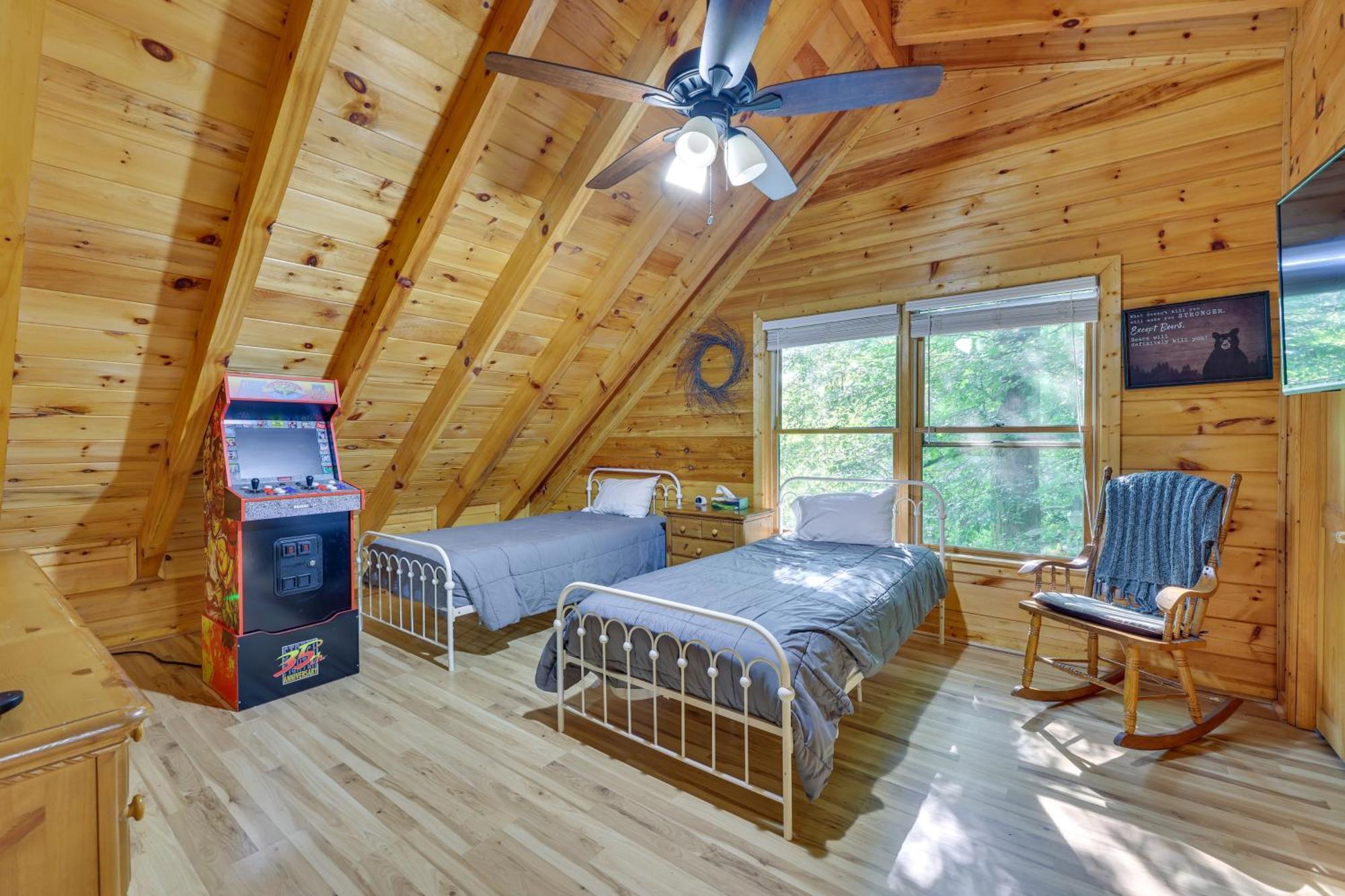 Riverfront Ellijay Cabin With Deck And Pool Access! Exteriér fotografie