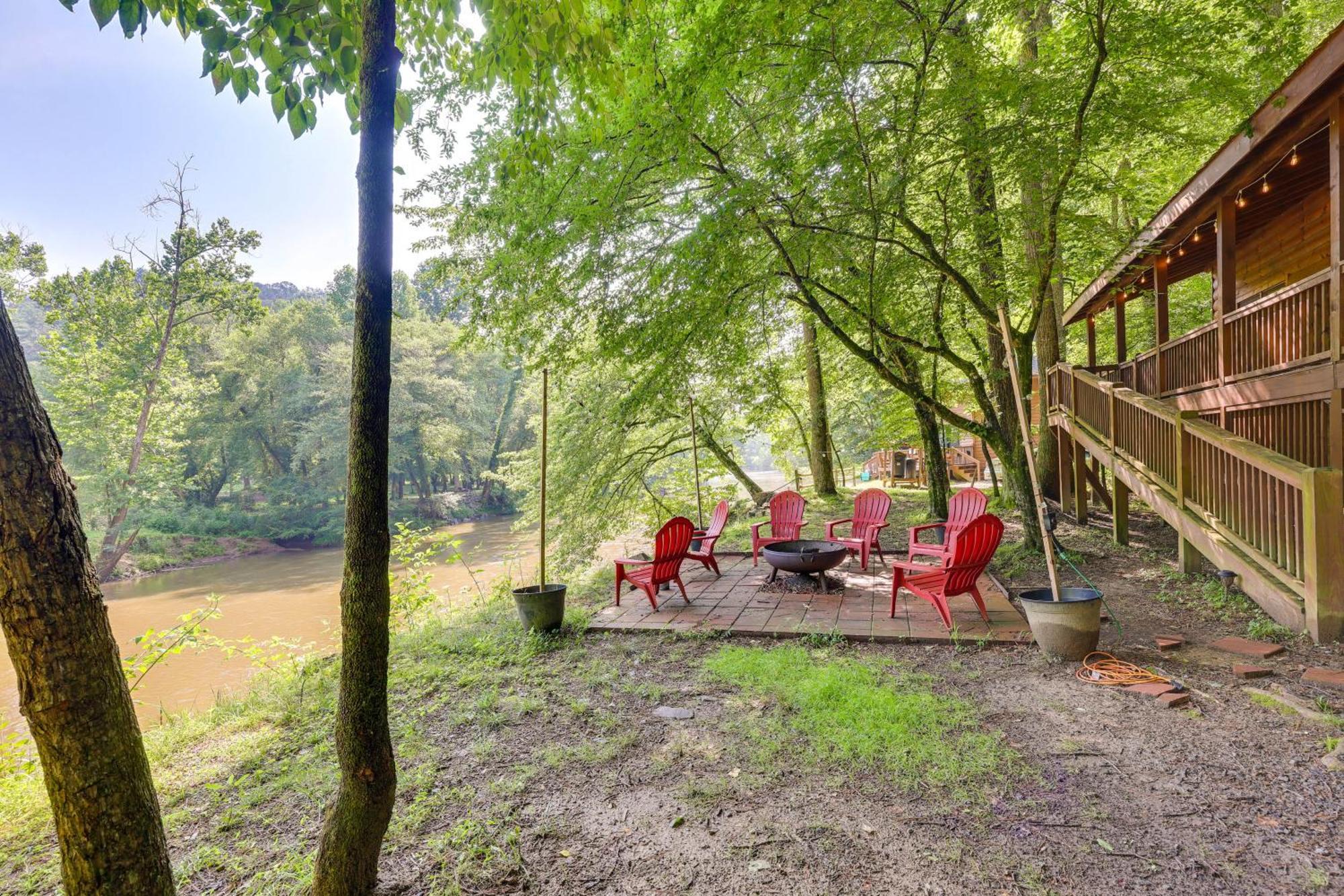 Riverfront Ellijay Cabin With Deck And Pool Access! Exteriér fotografie