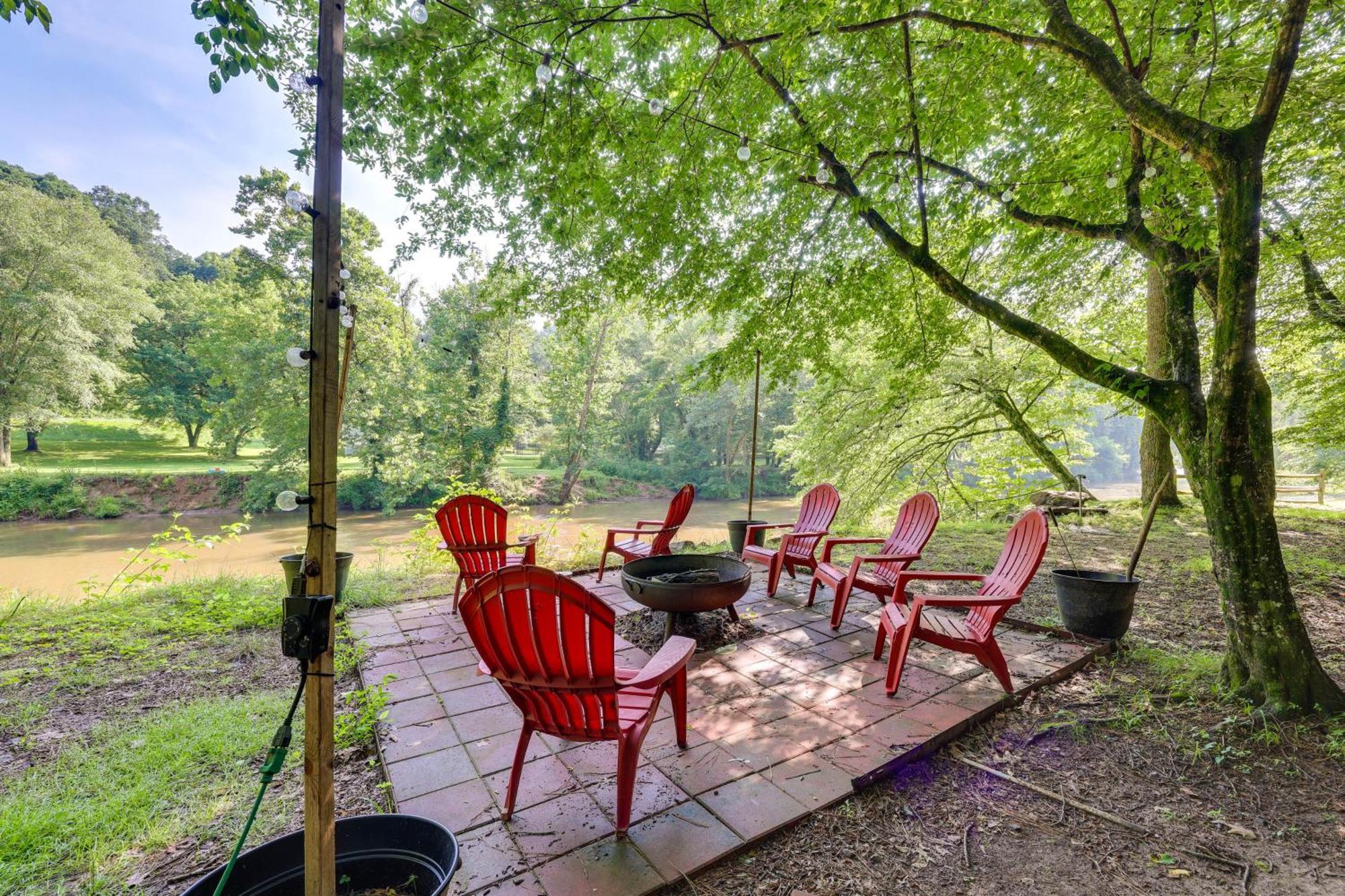 Riverfront Ellijay Cabin With Deck And Pool Access! Exteriér fotografie